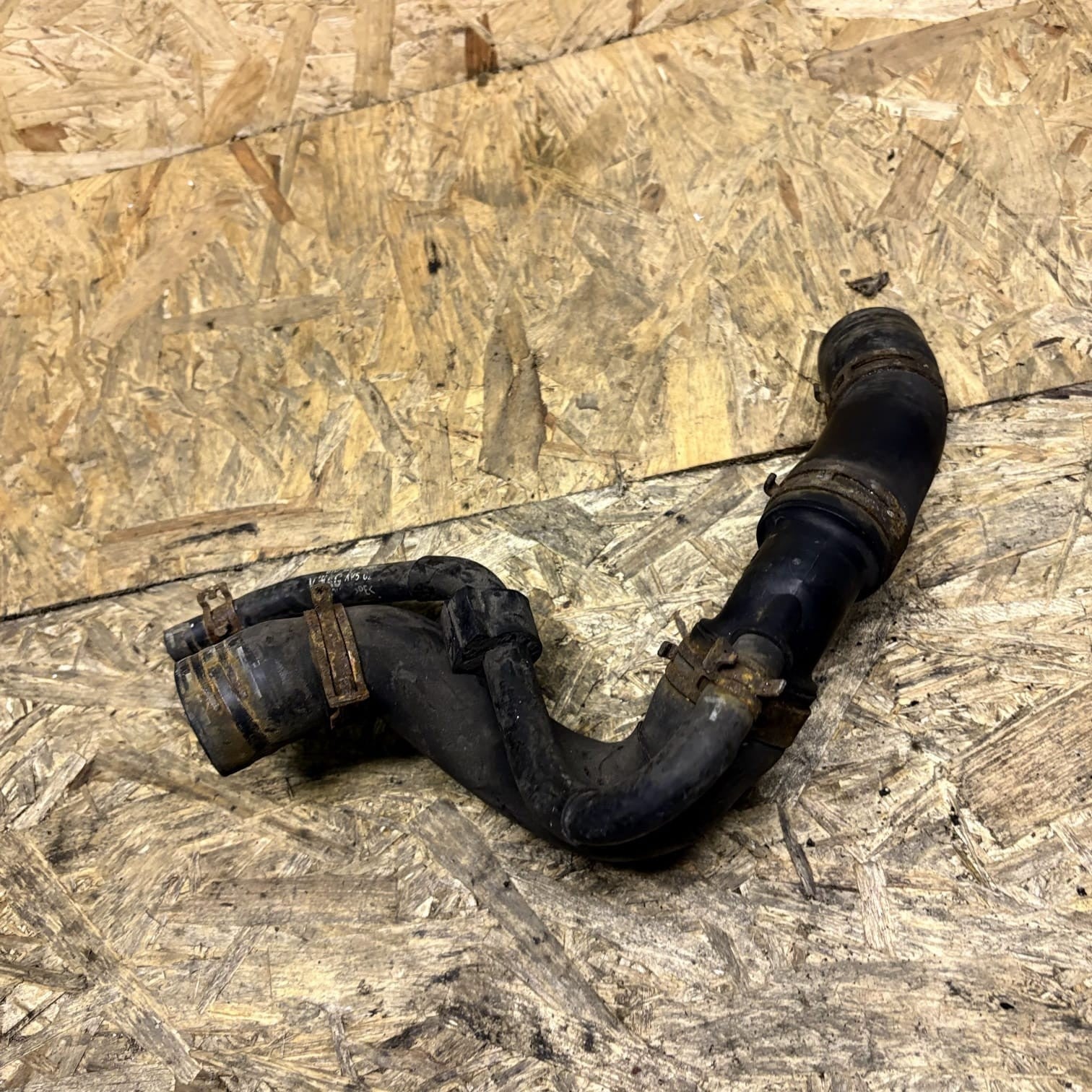 Skoda Fabia 1.2 Upper Radiator Hose Pipe 6Y0121049H 6Q0121108K 01-11