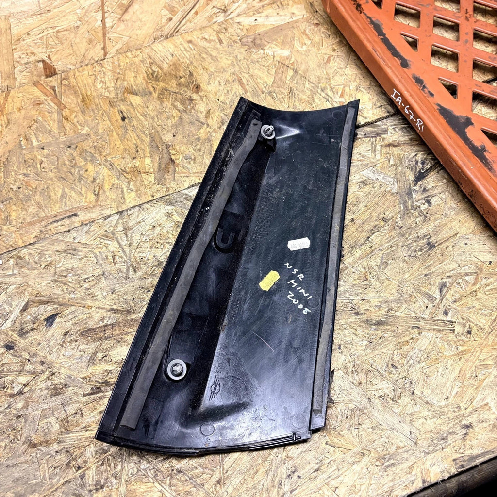 MINI Cooper R56 3-Door Rear Left C-Pillar Exterior Trim Cover 51137146101 06-13