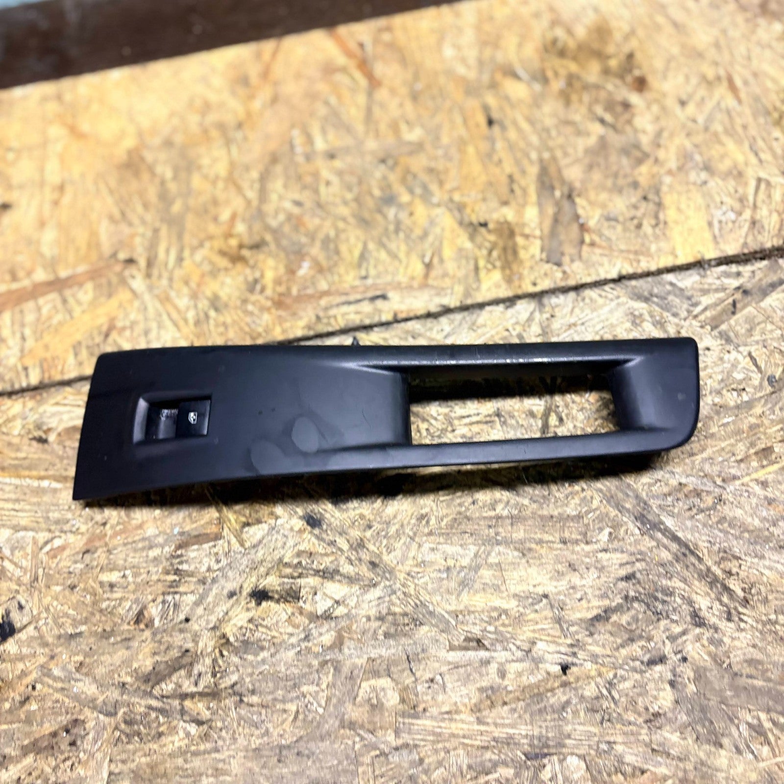 Vauxhall Opel Meriva B 2010-2017 Window Switch Door Pull Trim LH 13266044
