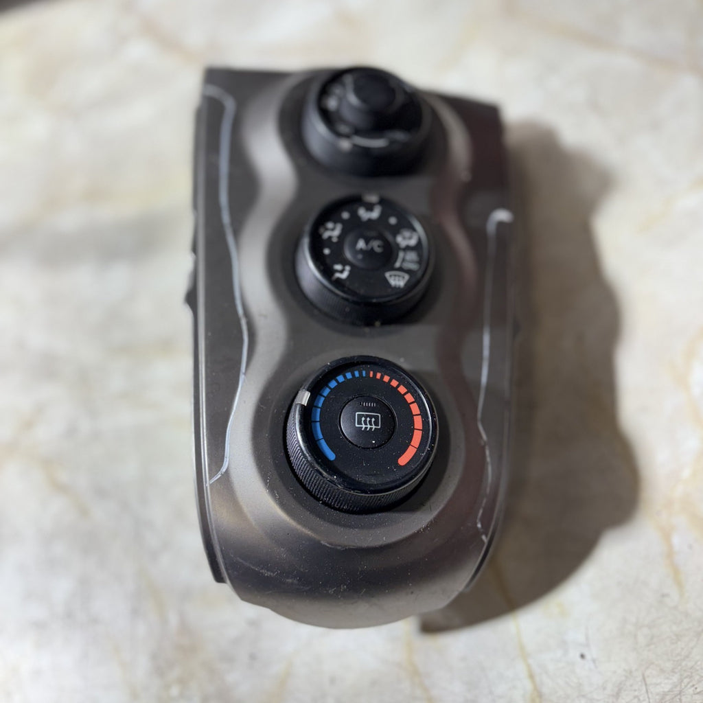 2010 TOYOTA YARIS 3DR CLIMATE CONTROLS WITH A/C 55406-0D190