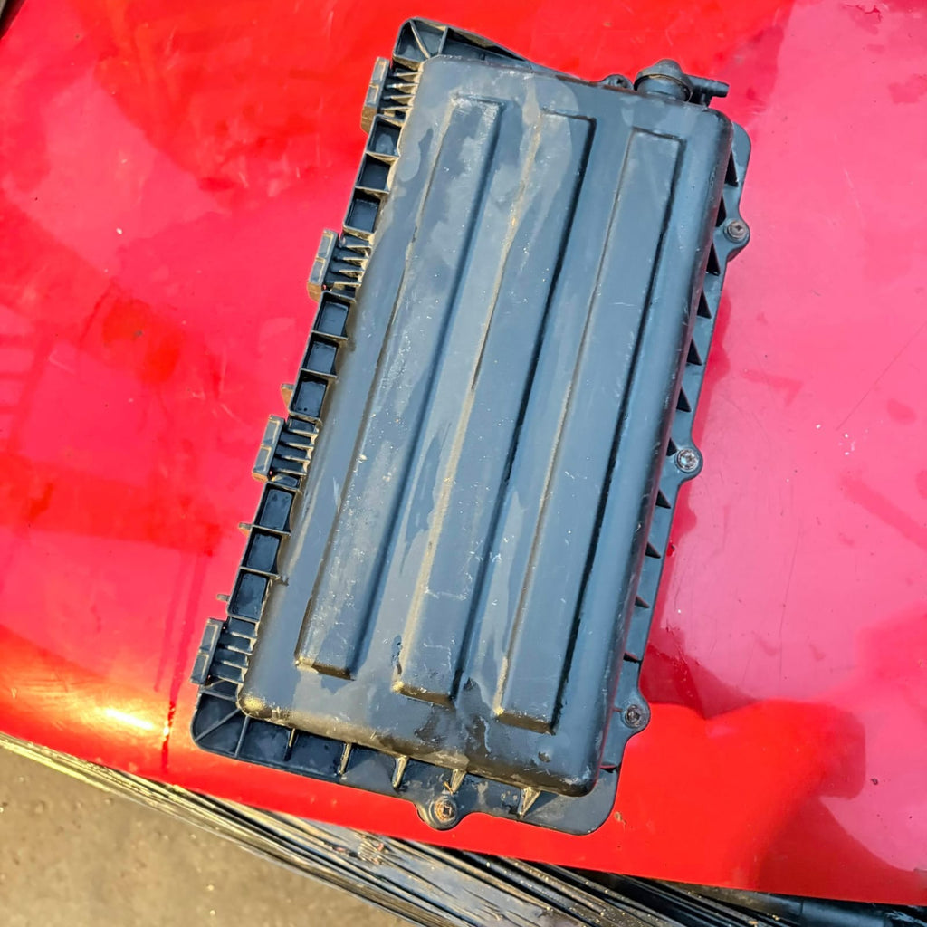 VW POLO MK4 2009 1.4 PETROL BUD AIR FILTER BOX 036129611CD 036129620H