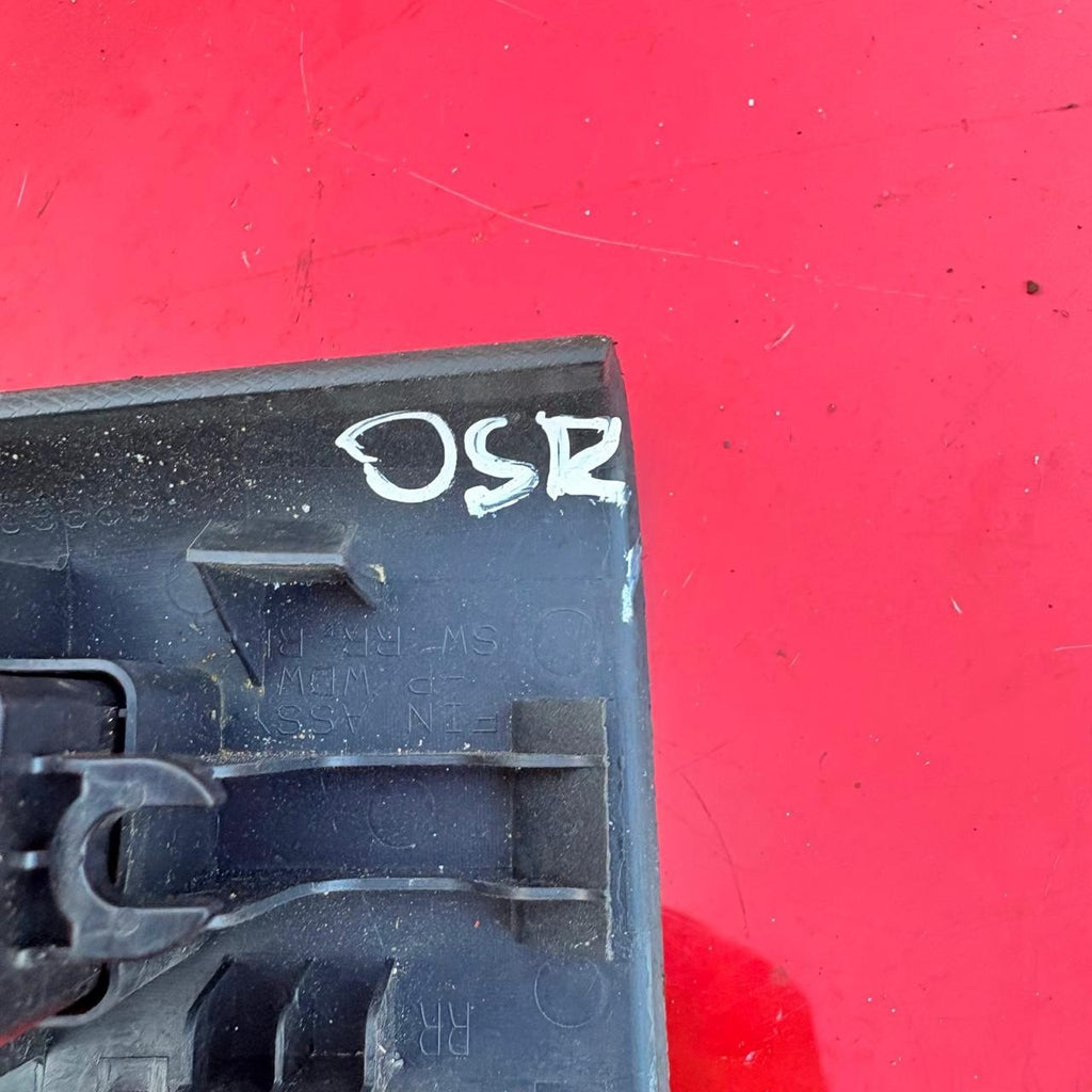 NISSAN NOTE E11 DRIVER SIDE REAR WINDOW SWITCH