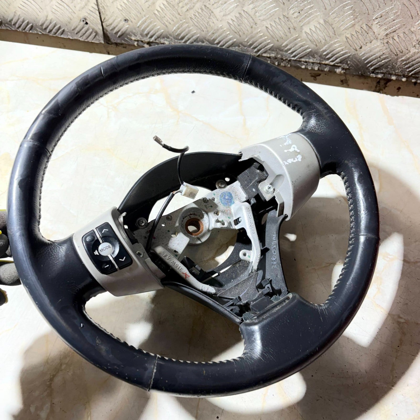 Toyota Yaris Mk2 XP90 2006-2011 Leather Steering Wheel Audio RHD GS120-02460
