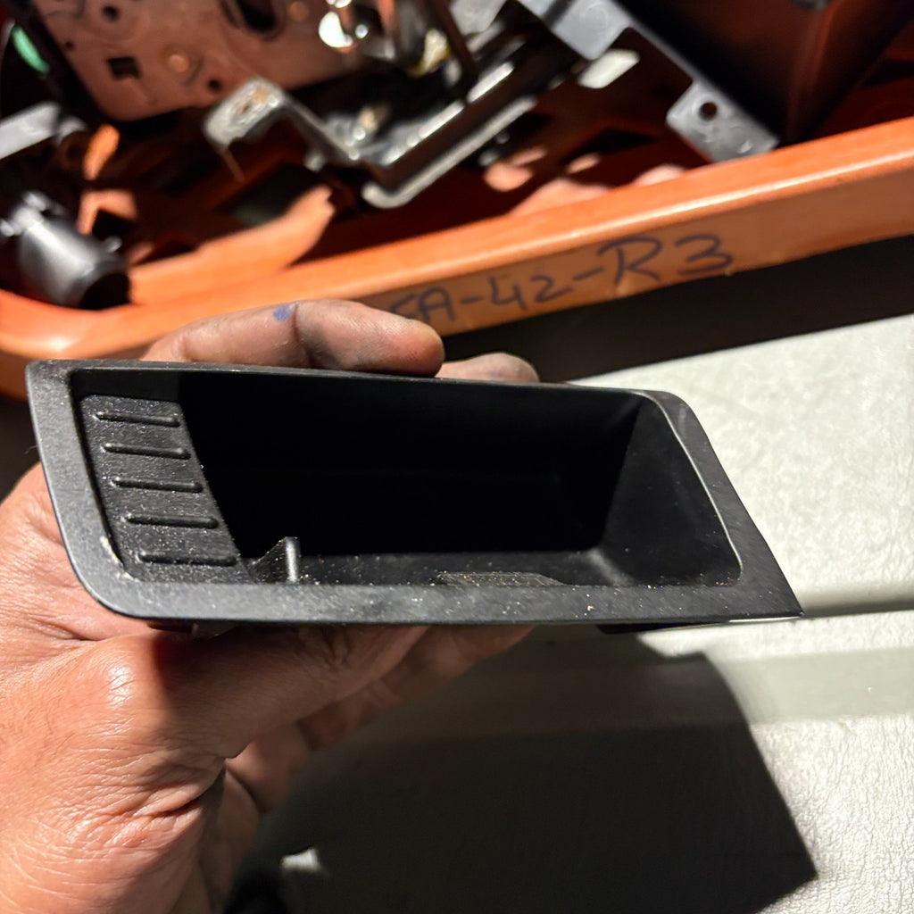 BMW 1 & 3 Series E81 E82 E87 E88 E90 E91 E92 E93 Front Console Ashtray 2005