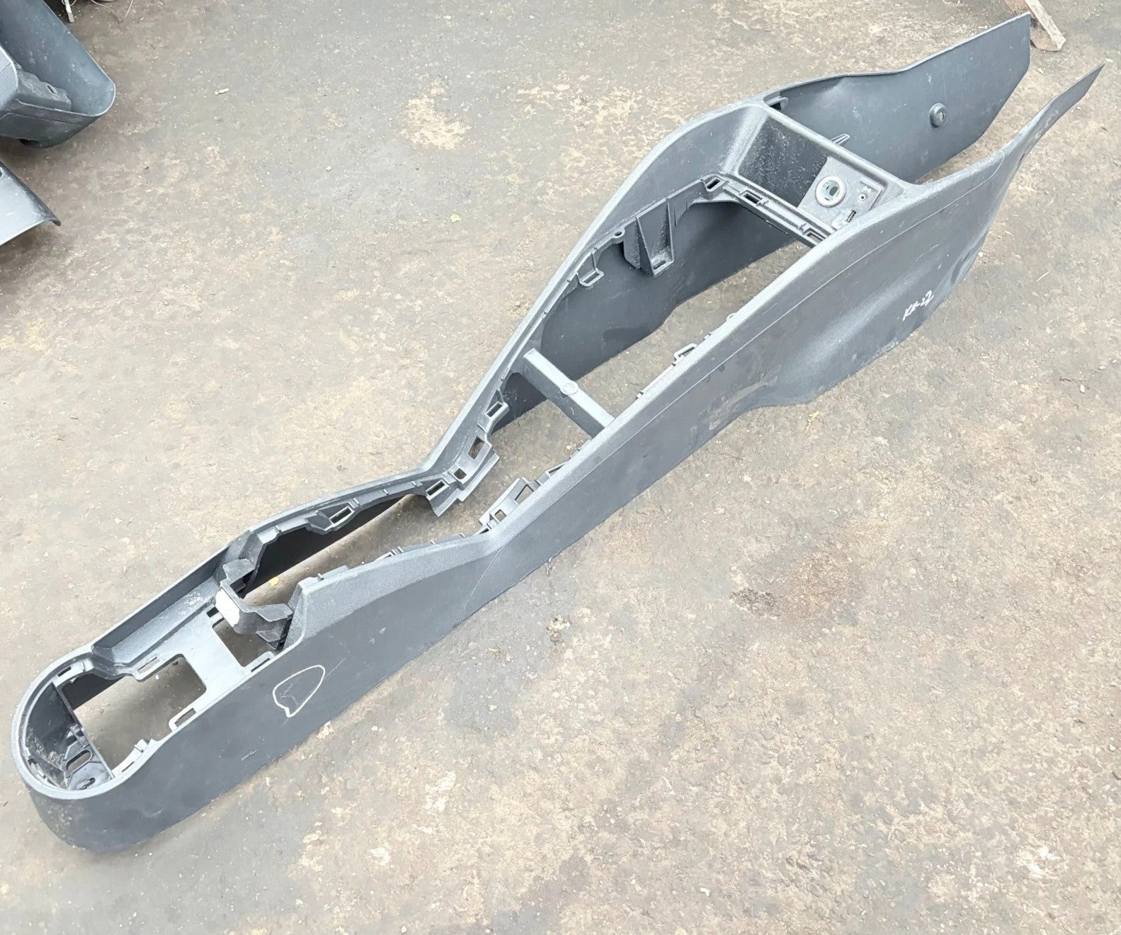 2016 SEAT IBIZA VISTA HATCHBACK MANUAL LOWER CENTRE CONSOLE