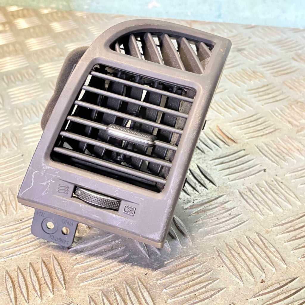 Hyundai Santa Fe 2010 Dash Dashboard Outer Air Vent Grille Driver SIDE OSF