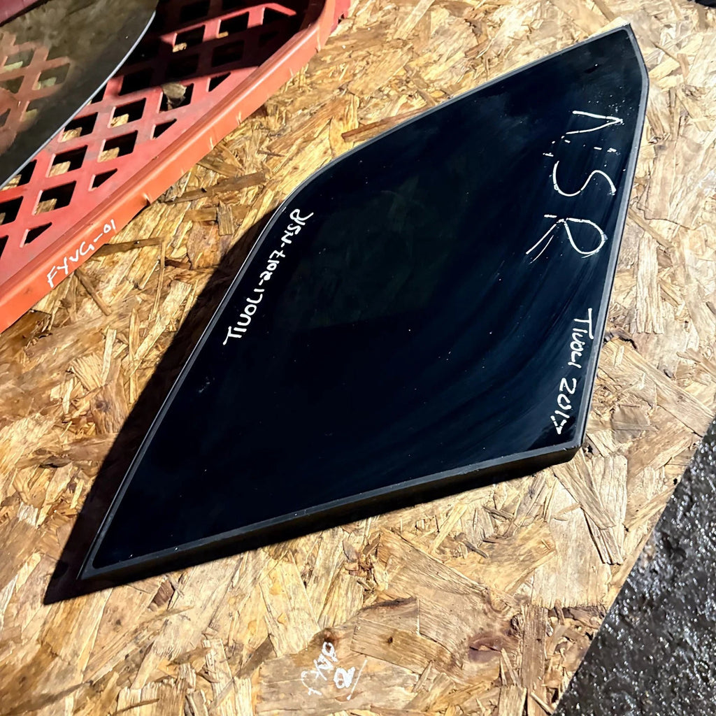 2016-2019 SSANGYONG TIVOLI Quarter Window Glass Rear Left Passenger Side