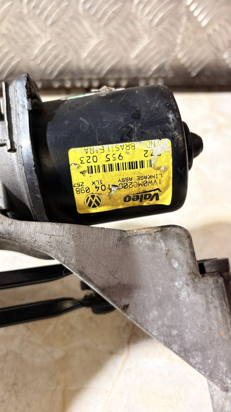 VW FOX FRONT WIPER MOTOR 2009