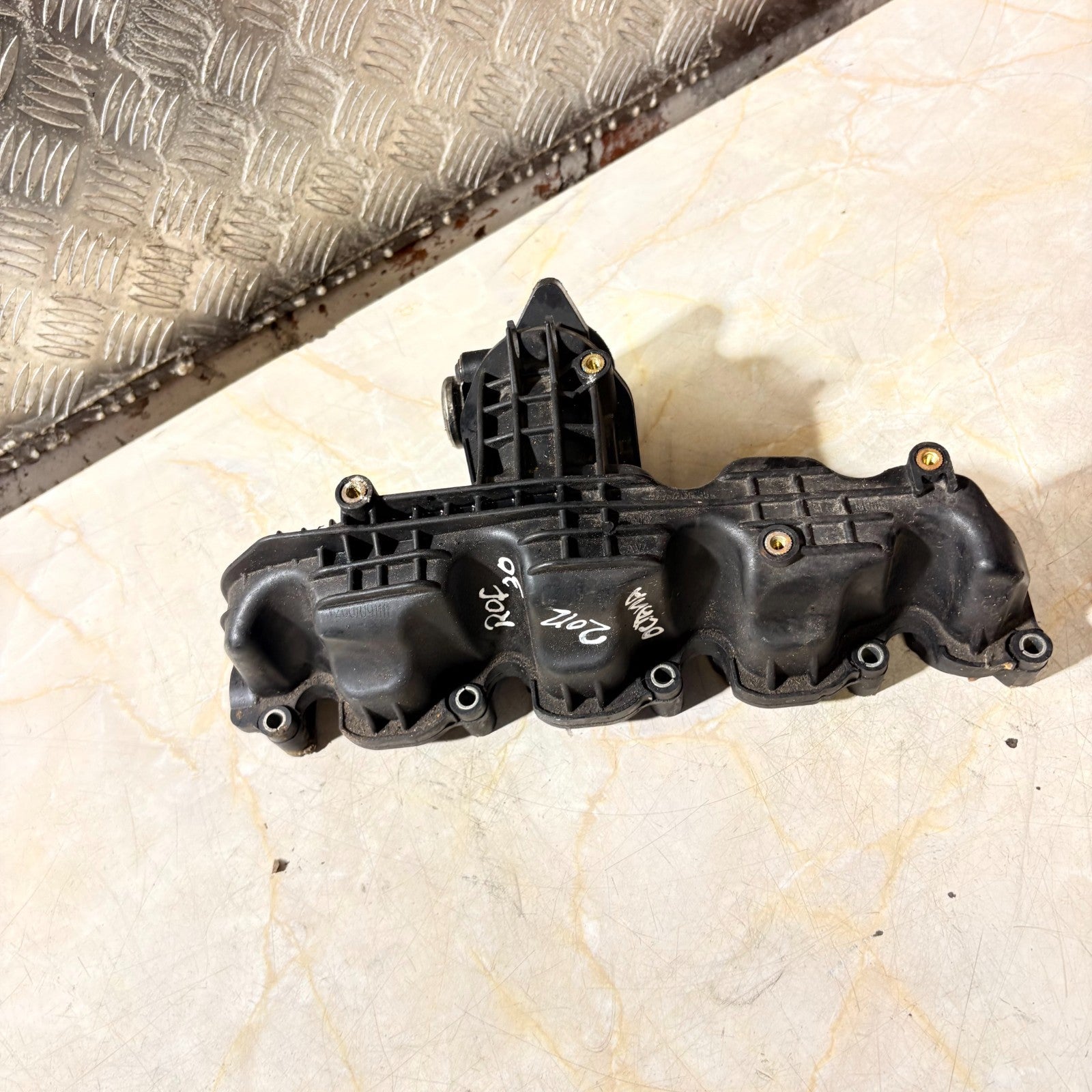 INLET MANIFOLD SKODA OCTAVIA MK2 2012