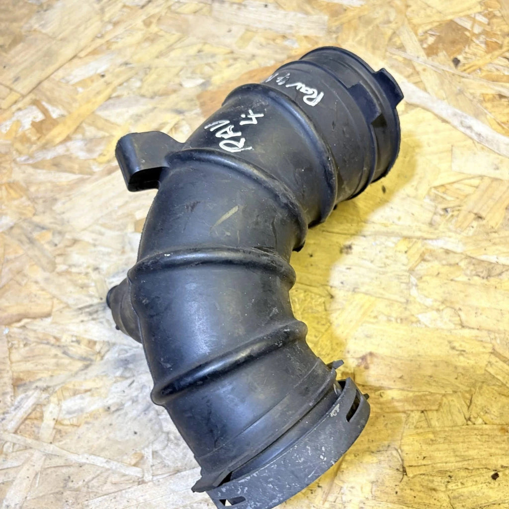 TOYOTA RAV-4 MK2 2000 2.0 VVTI PETROL AIR FILTER PIPE - 17881-28040