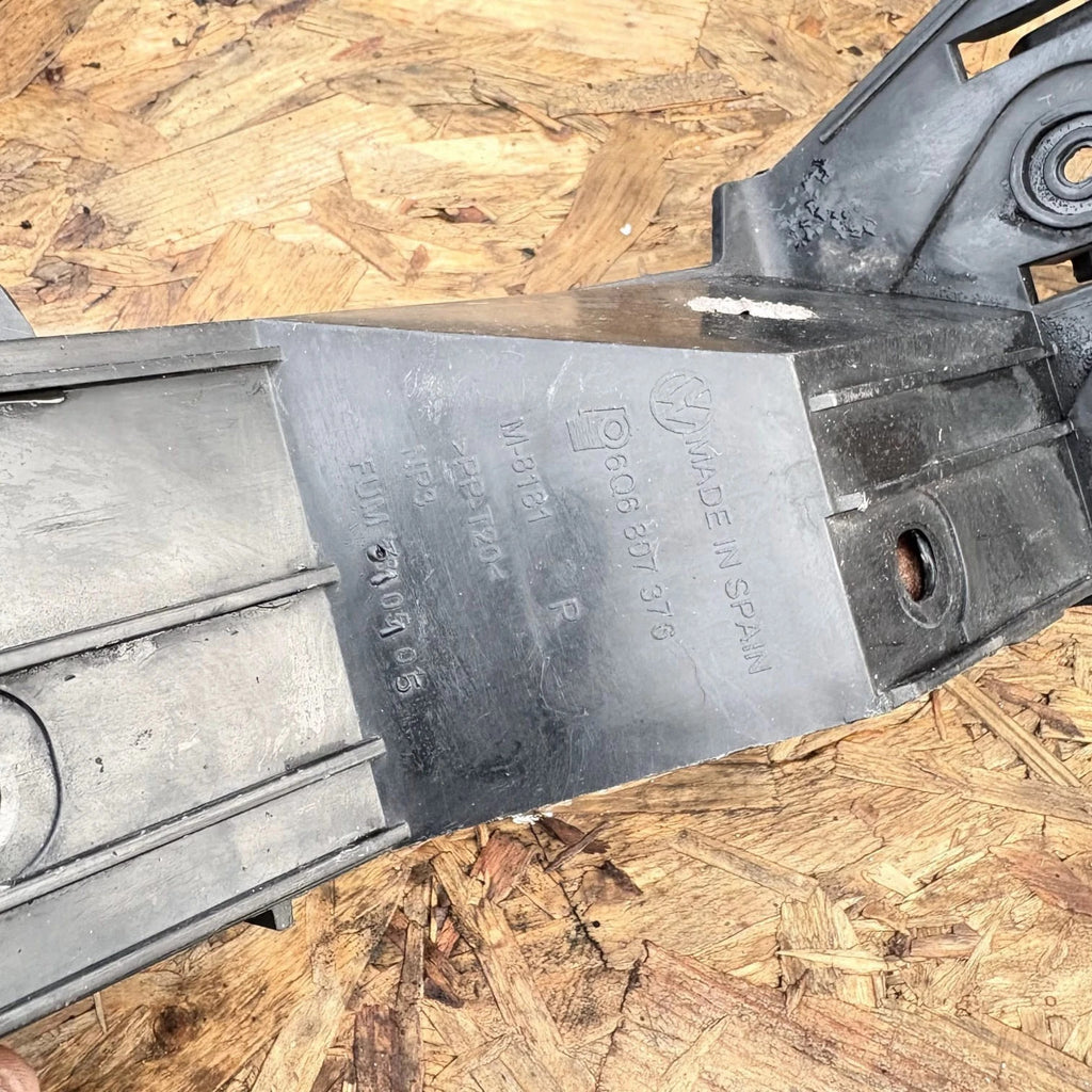 2007 VW POLO 9N DRIVERS REAR SIDE BUMPER BRACKET MOUNT 6Q6807376