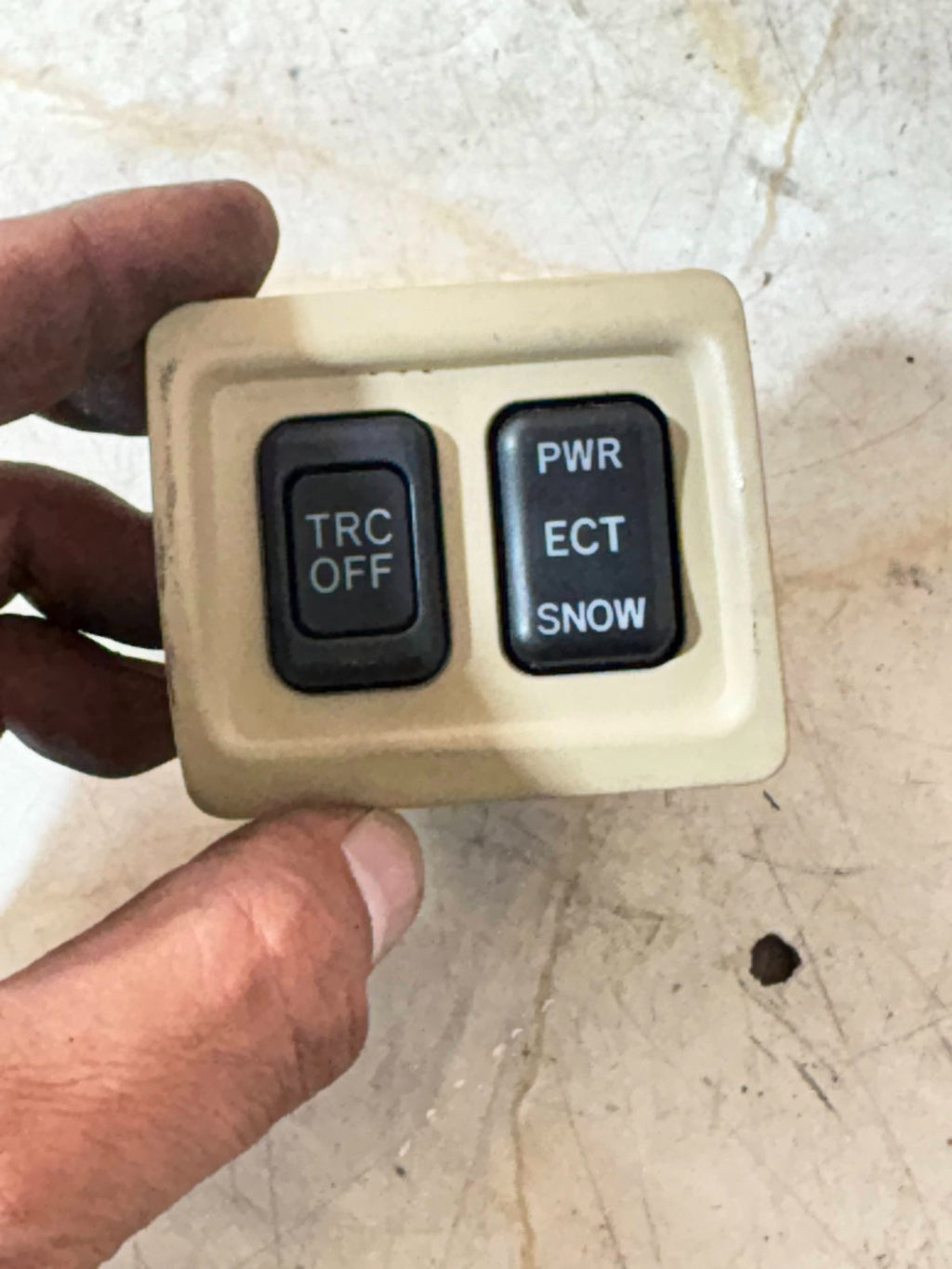 2006-2007 Lexus 15A606 Traction Control Switch