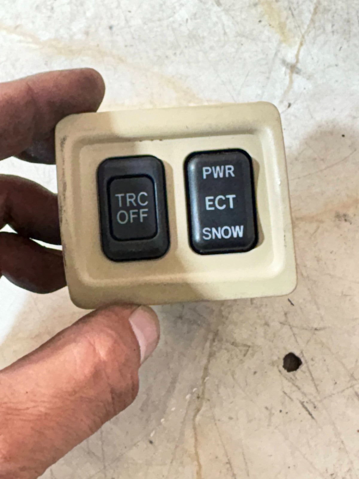 2006-2007 Lexus 15A606 Traction Control Switch