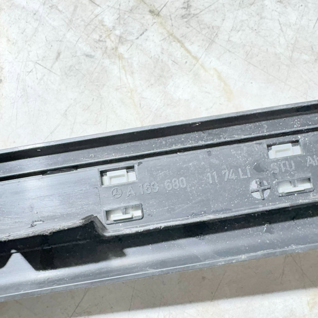 MERCEDES-BENZ A CLASS A150 2008 DOOR SILL TRIM REAR LEFT PASSENGER SIDE