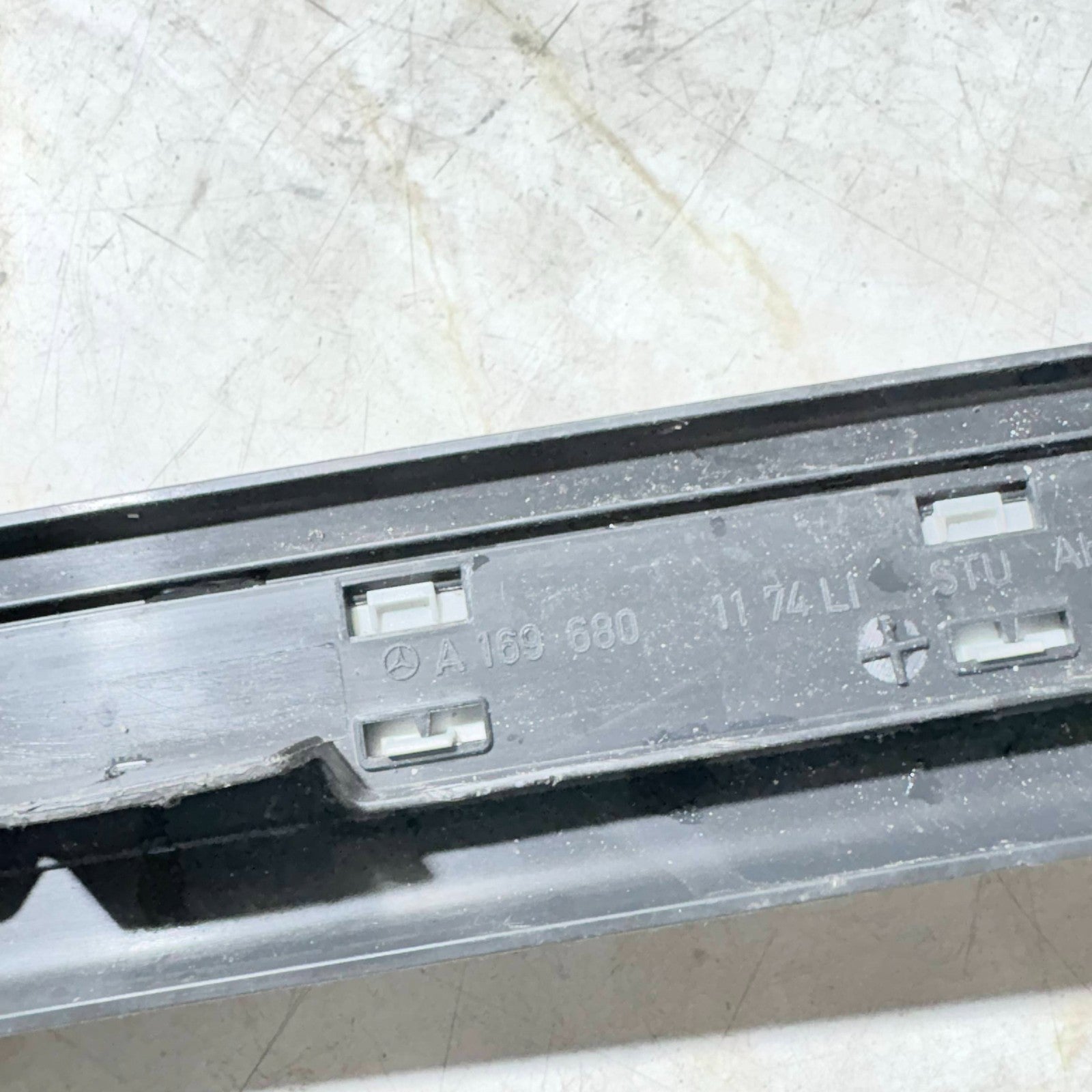 MERCEDES-BENZ A CLASS A150 2008 DOOR SILL TRIM REAR LEFT PASSENGER SIDE