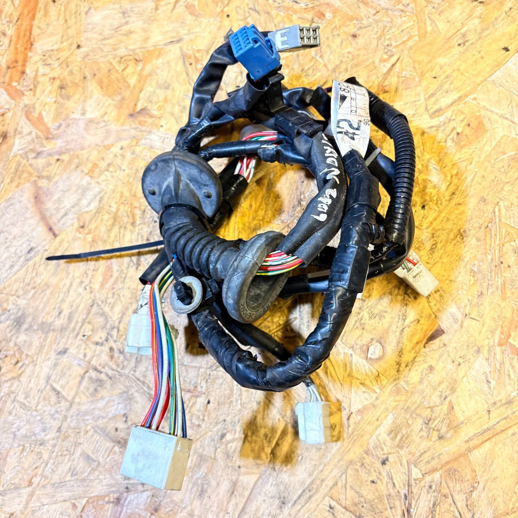 Daihatsu Sirion MK2 2009 Front right driver side door wiring loom A006642