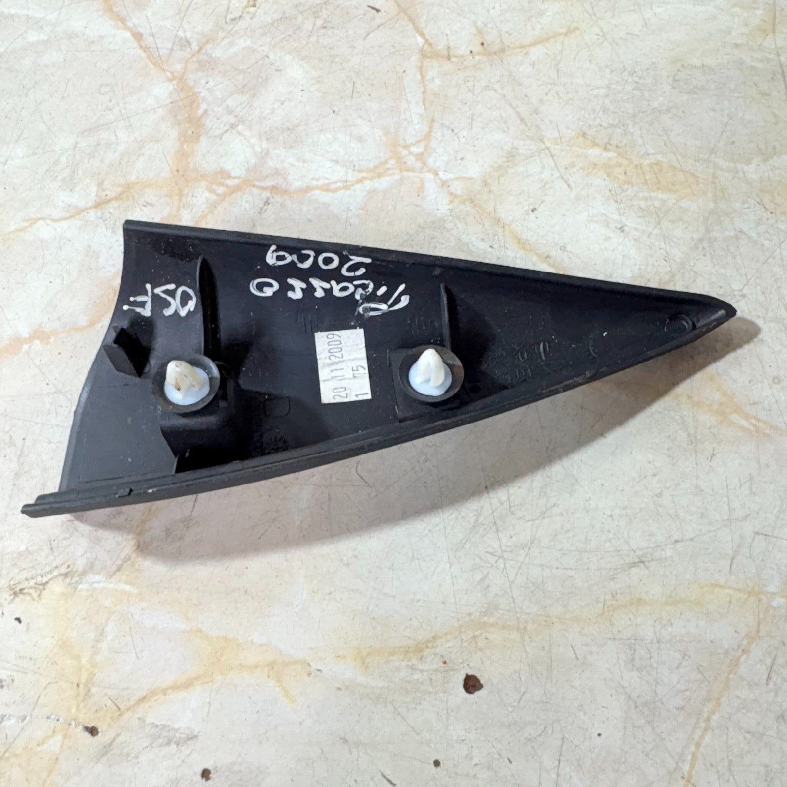 Citroen C3 Picasso 2008-2017 RH Driver Door Mirror Triangle Cover 9681893077