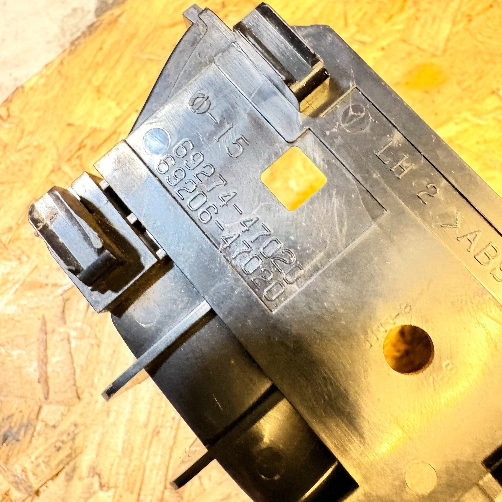 TOYOTA PRIUS MK2 05-09 REAR LEFT PASSENGERS DOOR LOCK MECHANISM 69274-47020