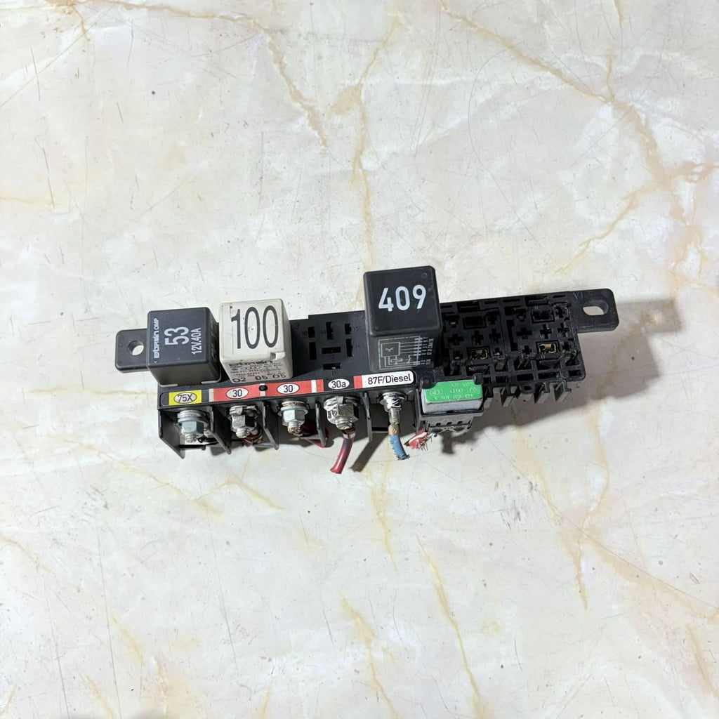 VW Golf IV Mk4 1998-2004 Petrol Under Dash Relay Fuse Box Panel 8L0941822 409 53