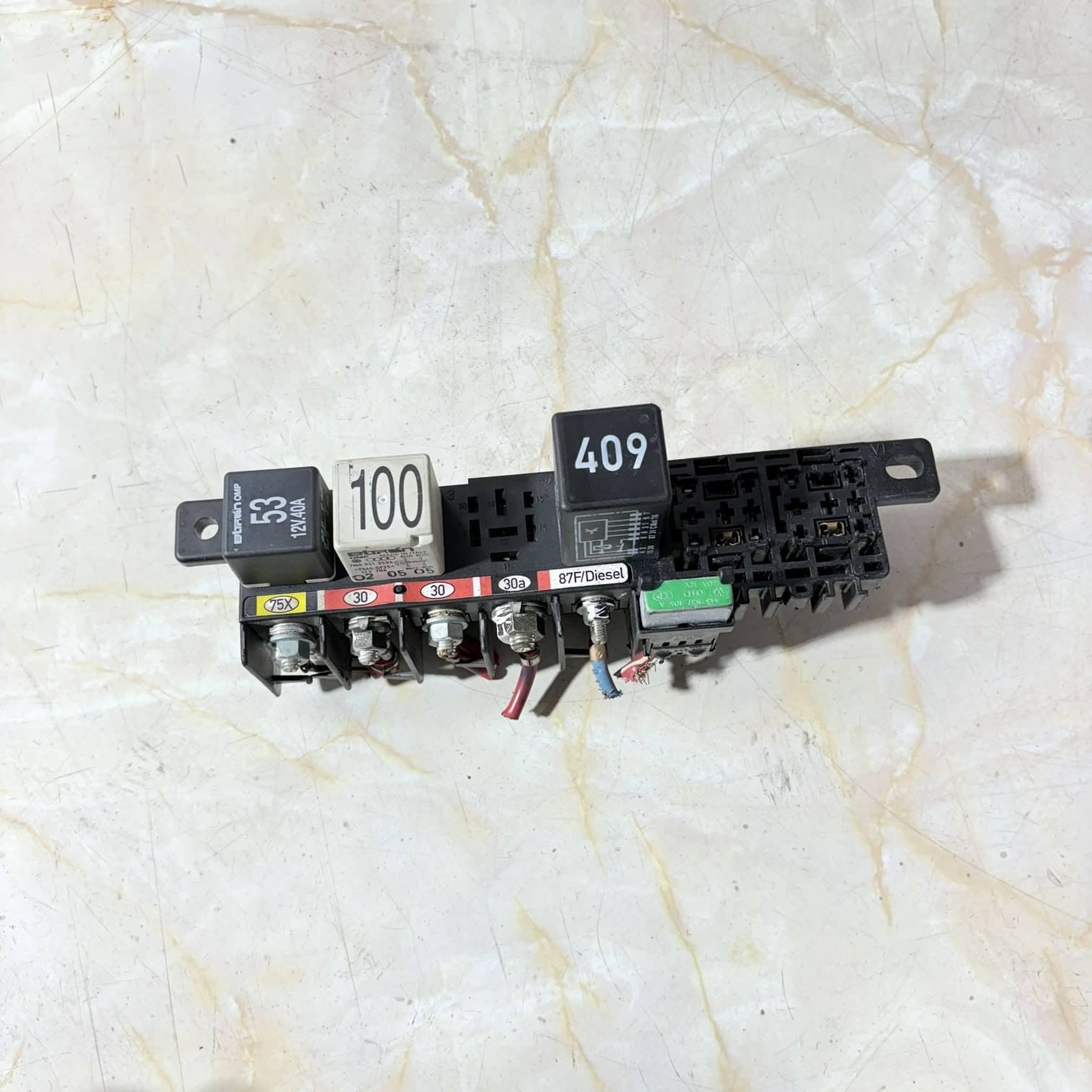 VW Golf IV Mk4 1998-2004 Petrol Under Dash Relay Fuse Box Panel 8L0941822 409 53