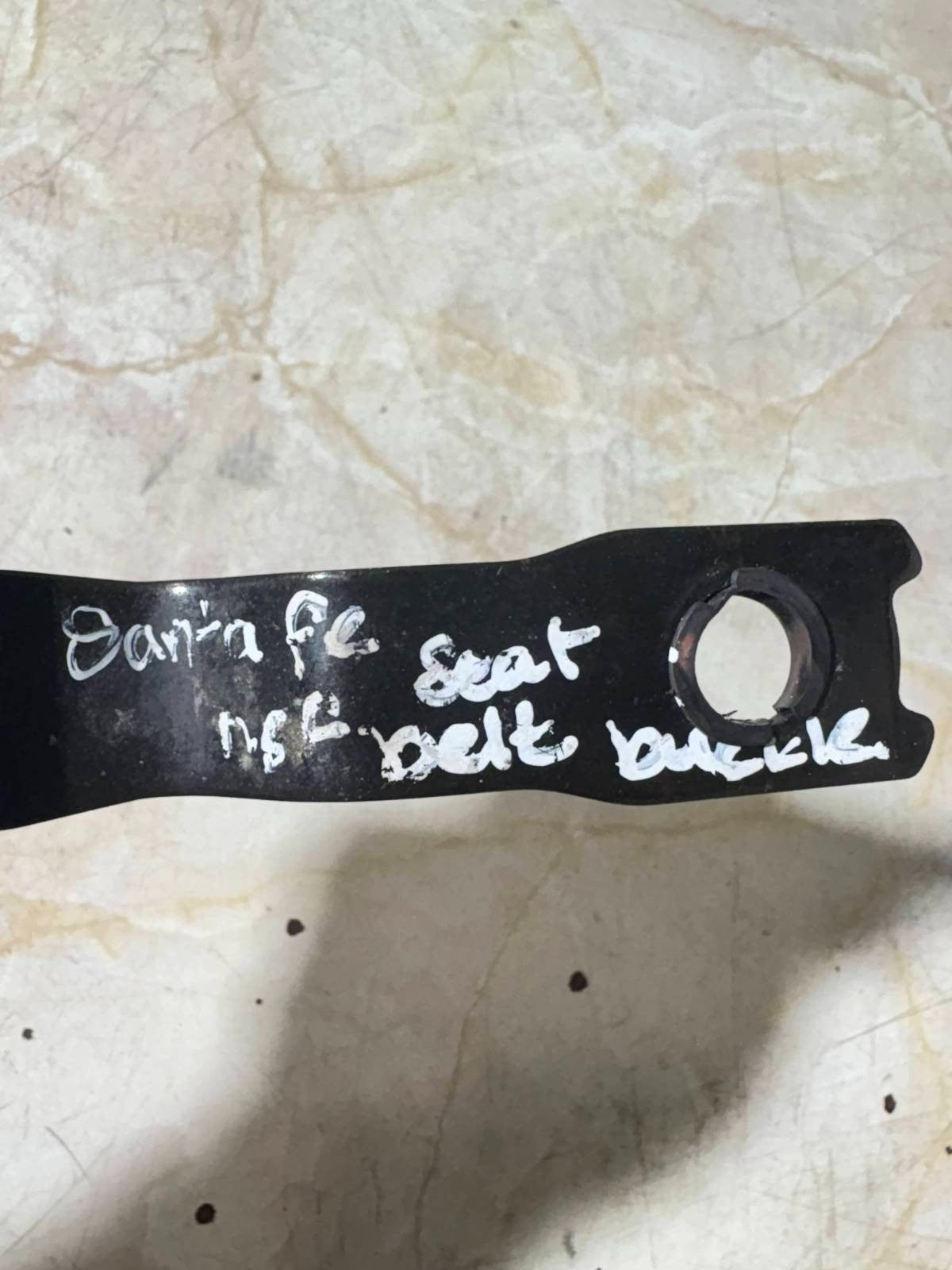 HYUNDAI SANTA FE 2000-2006 PASSENGER SIDE LEFT FRONT SEAT BELT BUCKLE