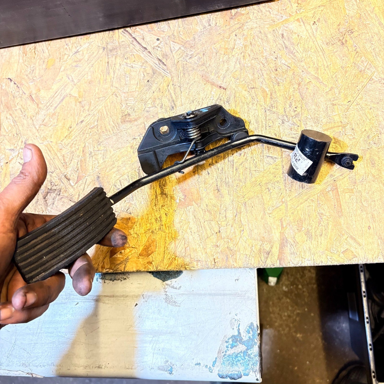 HYUNDAI I20 2010 ACCELERATOR THROTTLE PEDAL 32700-1J910 2008-2014