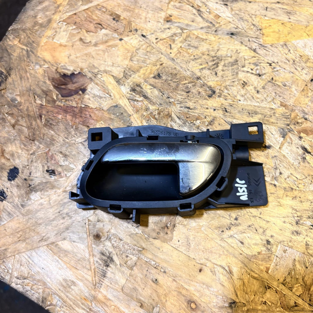 Citroen C4 DOOR PULL HANDLE-INTERIOR PASSENGER REAR SIDE) 100187386