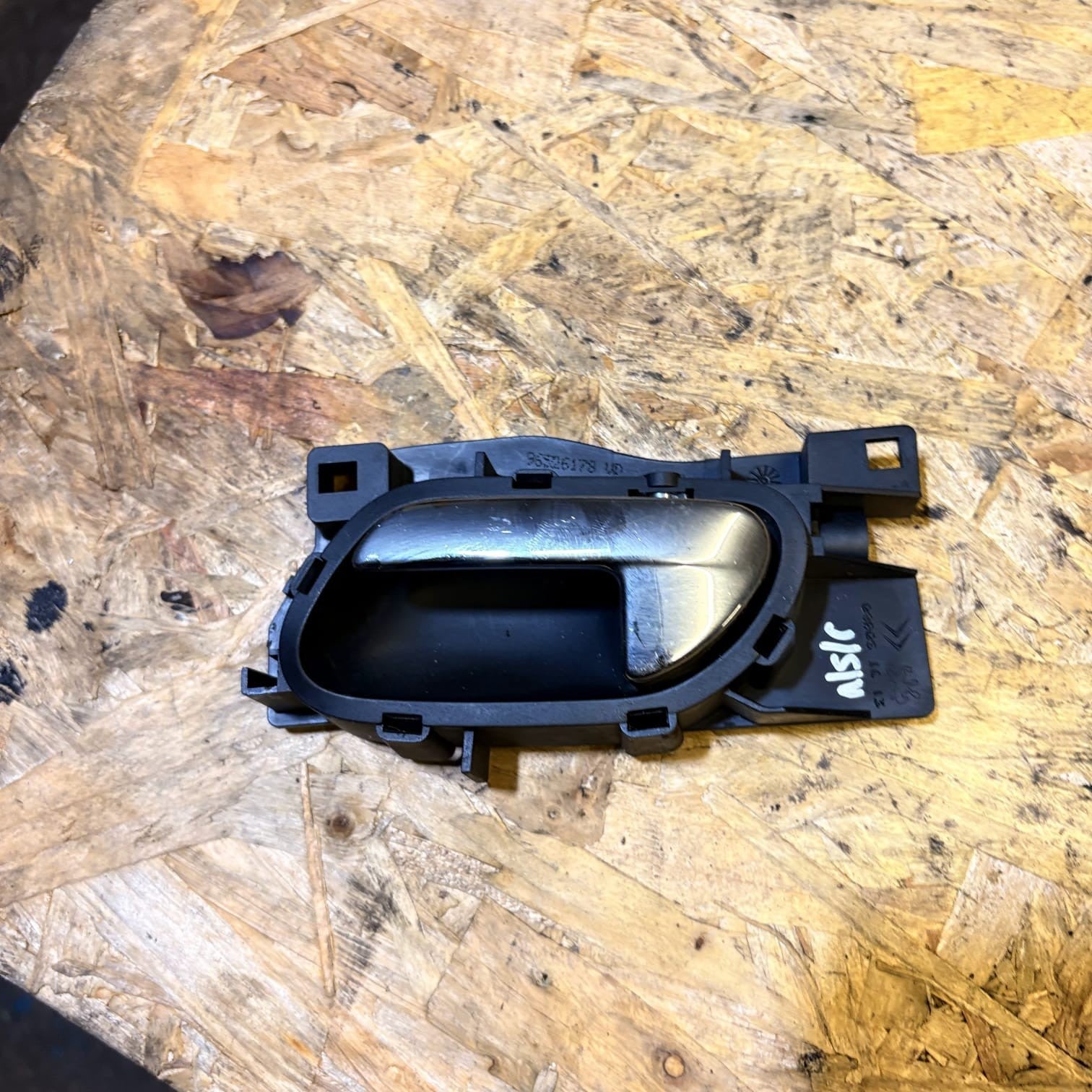 Citroen C4 DOOR PULL HANDLE-INTERIOR PASSENGER REAR SIDE) 100187386