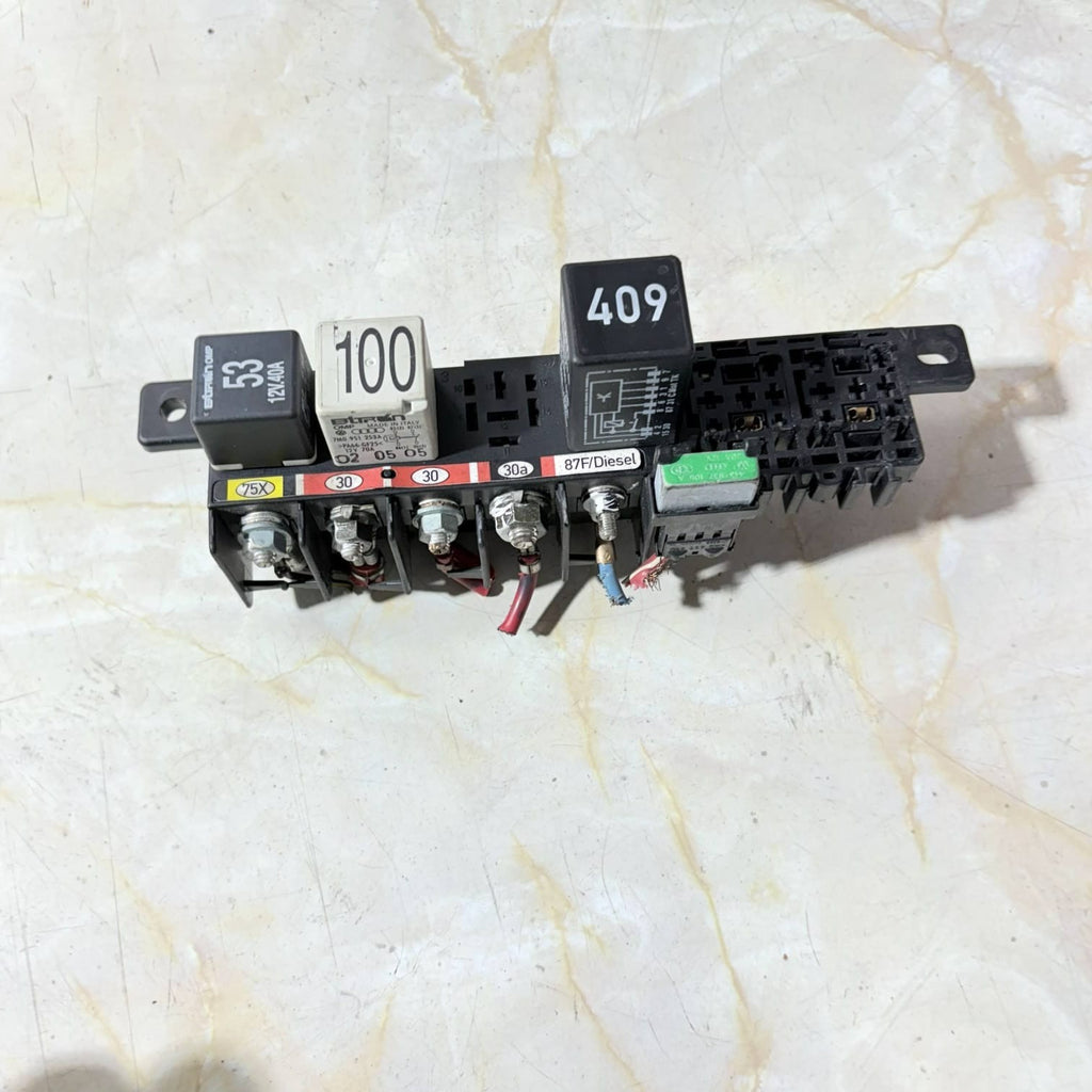 VW Golf IV Mk4 1998-2004 Petrol Under Dash Relay Fuse Box Panel 8L0941822 409 53