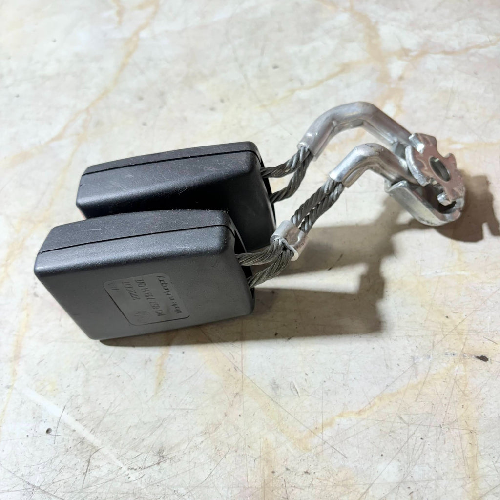 VOLKSWAGEN Golf MK5 2008 Left Rear Passenger Side Seat Belt Catch 1K0857739H