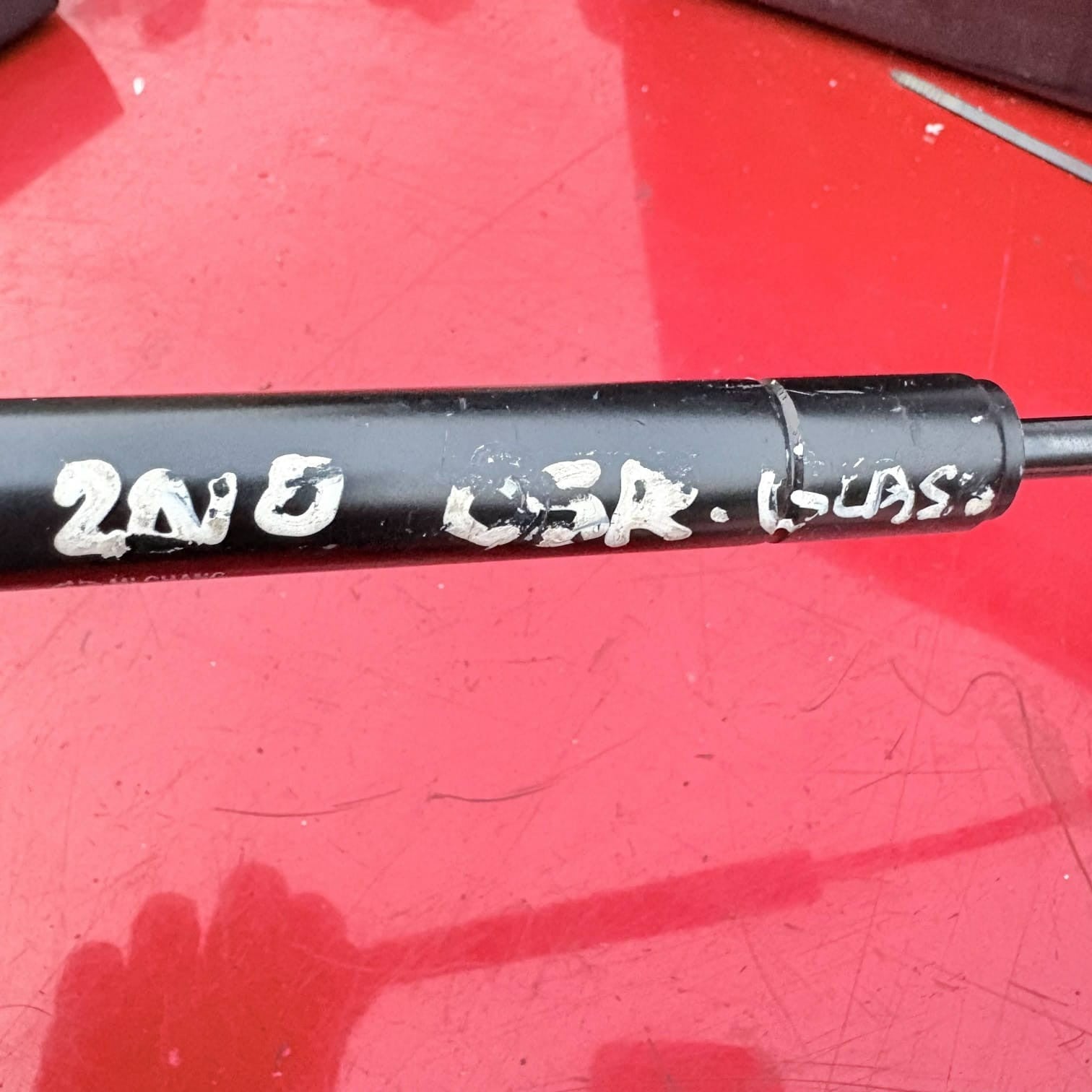 Chevrolet Captiva C100 2010-2013 2x Tailgate Glass Gas Struts 96861594