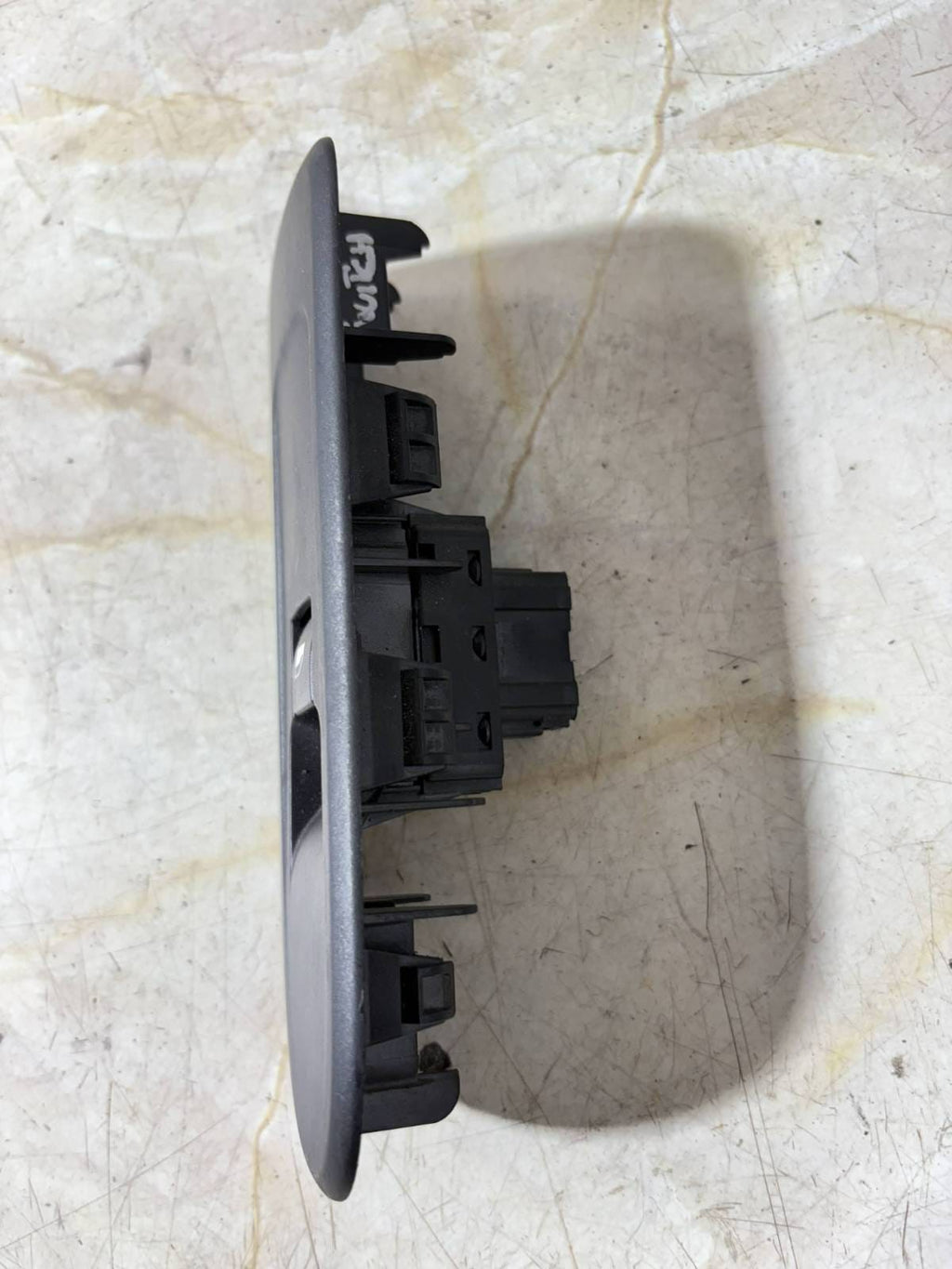 CITROEN C3 MK2 96637534XT NEARSIDE LEFT PASSENGER FRONT WINDOW SWITCH 2009-2016