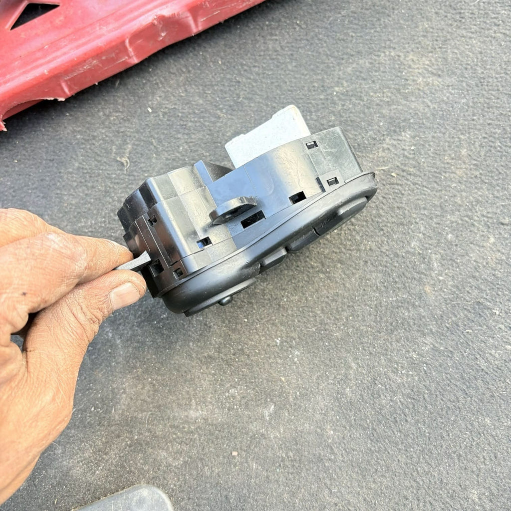 Hyundai Santa Fe 2001-2006 Driver Front Door Switch Pack 9353026500
