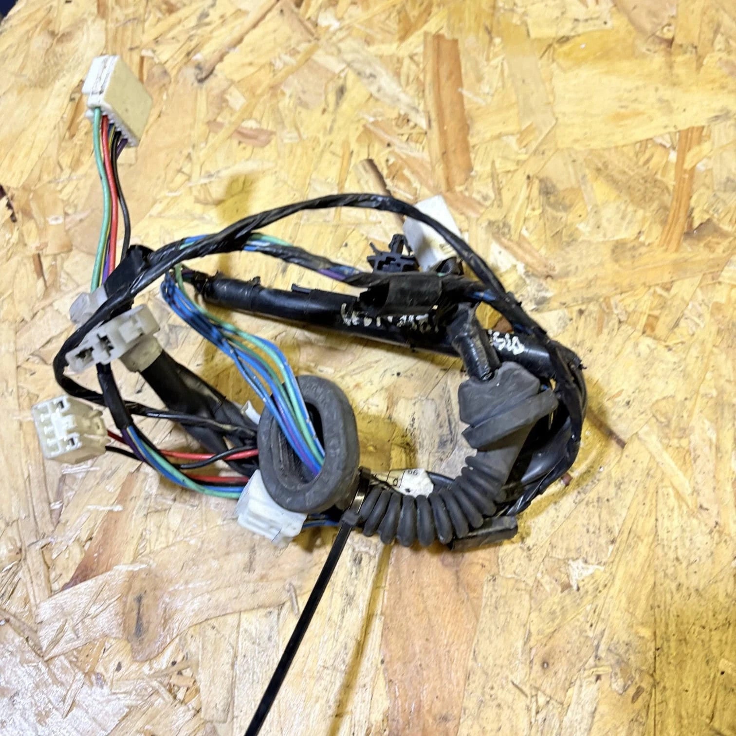 Daihatsu Sirion M300/Passo KGC10 Rear RH Door Wiring Loom 82153B1020 2006-2010