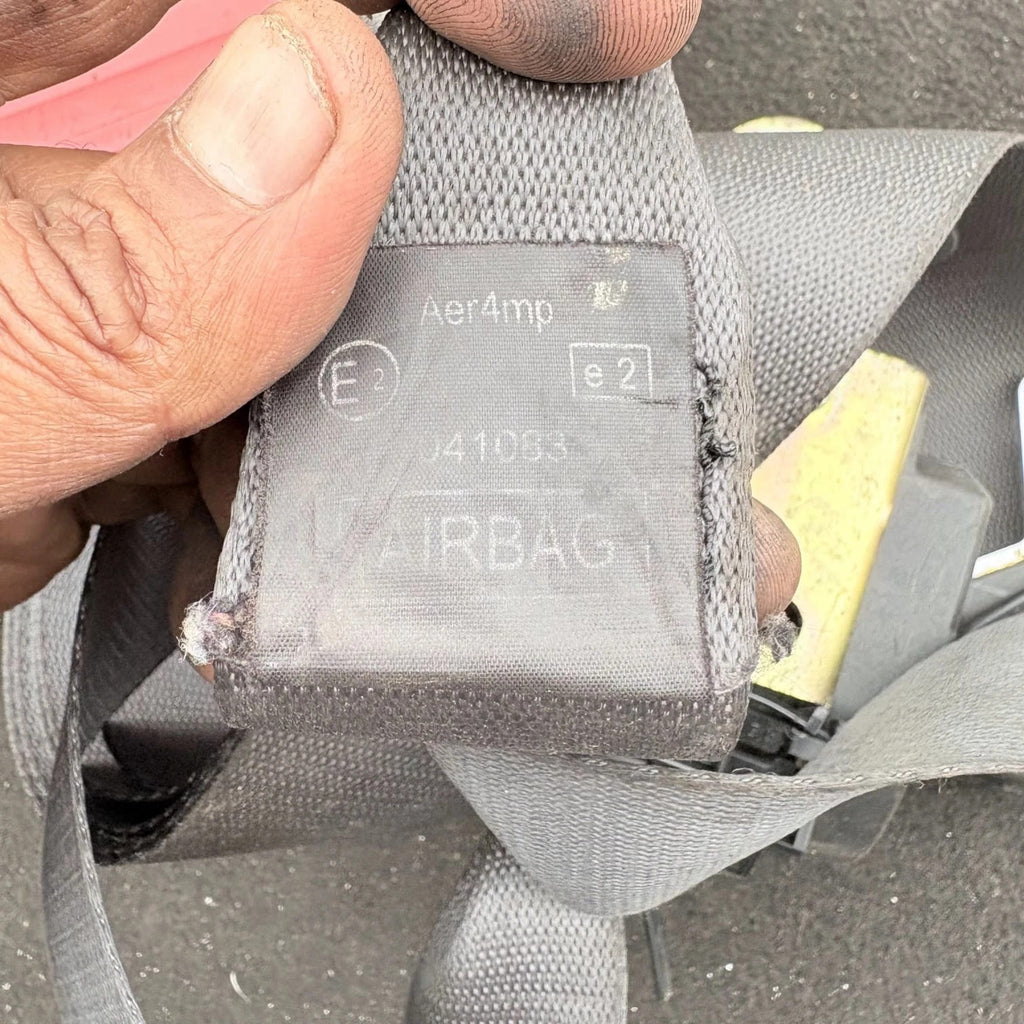 Renault Scenic Megane Seatbelt Seat Belt Passenger Front Side 2004 041083