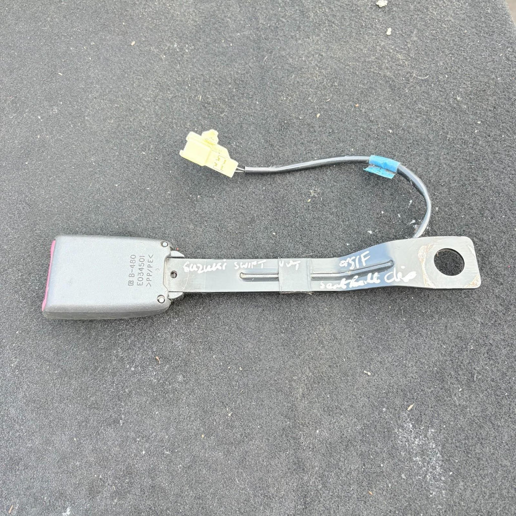SUZUKI SWIFT VVT OFFSIDE DRIVER FRONT RIGHT SEAT BELT STALK BUCKLE E034501