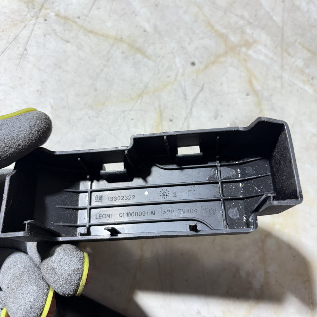 Vauxhall Astra 2012 Fuse Box Cover 13302322 C11000091