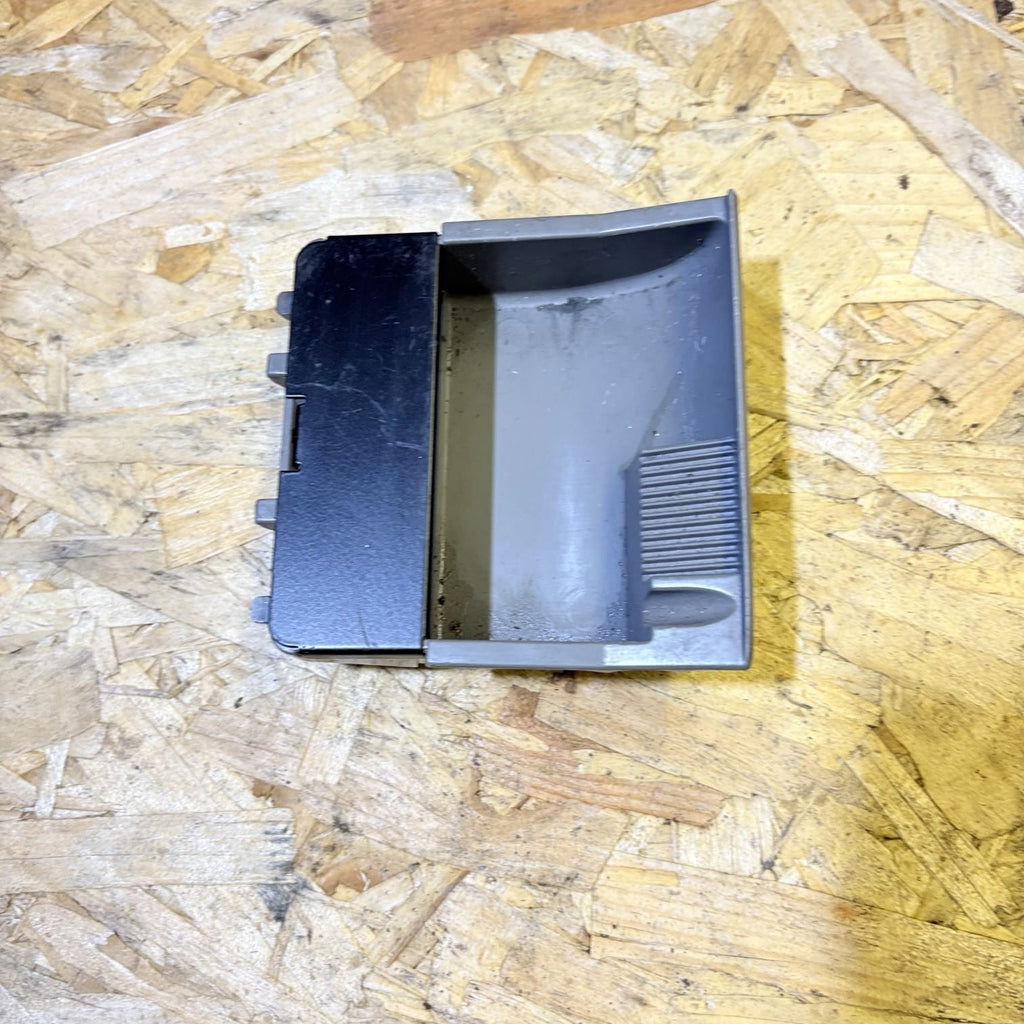 TOYOTA TT FRONT ASH TRAY 1577