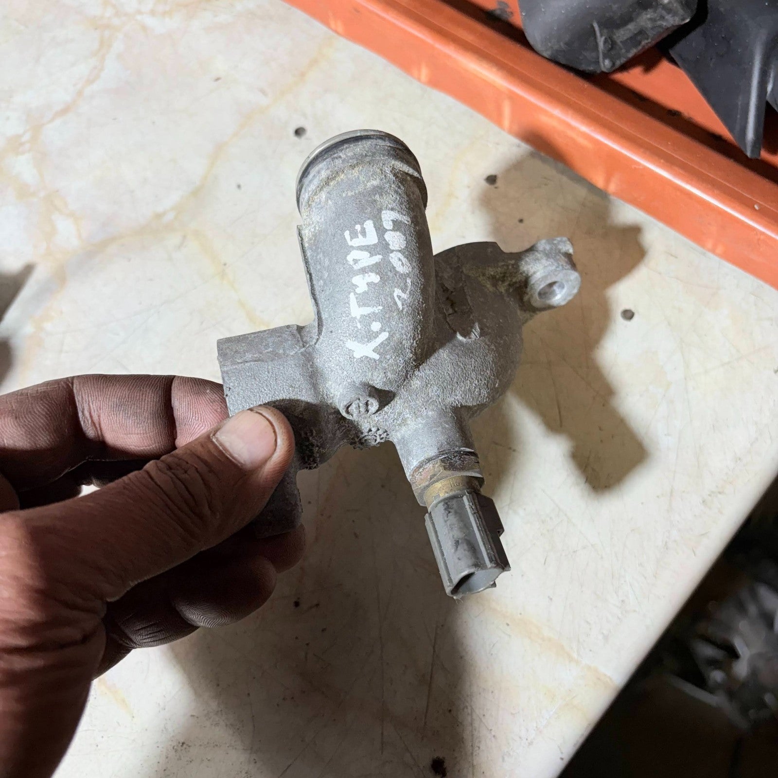 Jaguar X-Type 2.0 2.2 Diesel Radiator Coolant Pipe With Sensor 2004-2009
