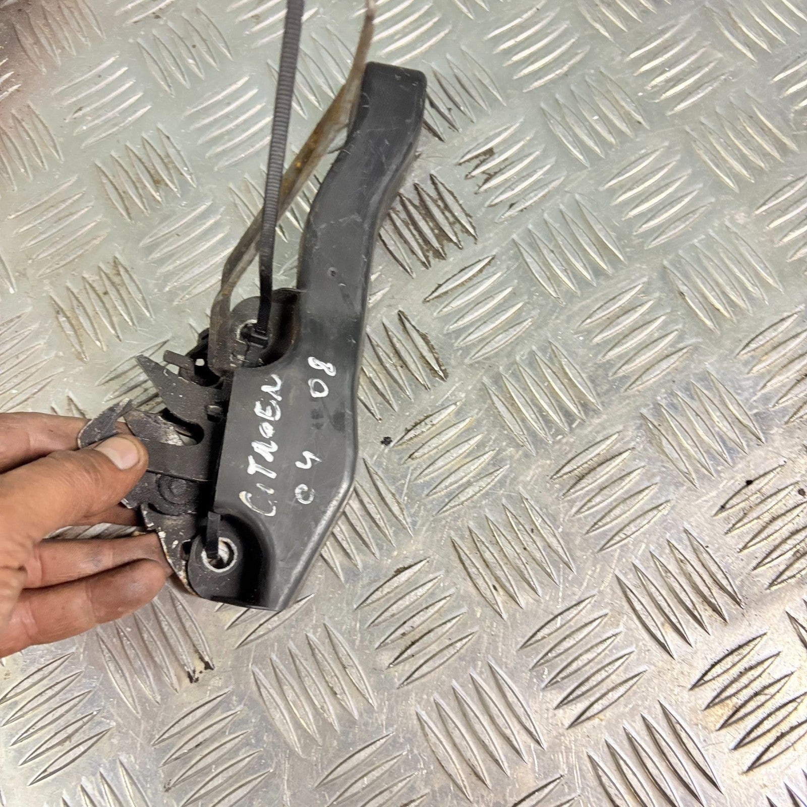 2014 CITROEN C4 2008 BONNET HOOD LOCKING HOOK LATCH