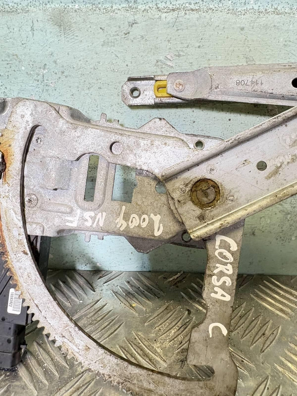 Corsa C 2004 Passenger Front Electric Window Regulator Motor 13173073