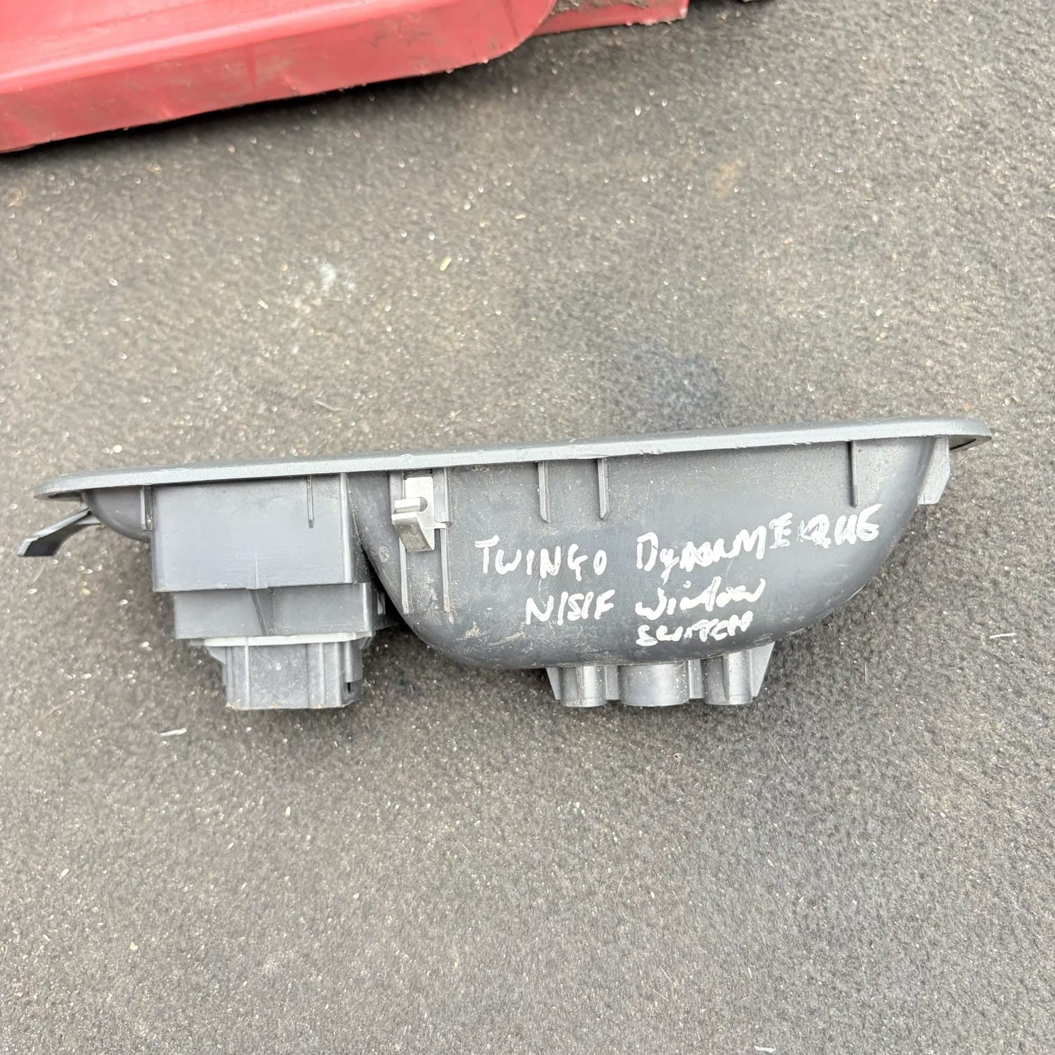 Renault Twingo Mk2 Pre-Face Passenger Front Window Switch 8200356517B