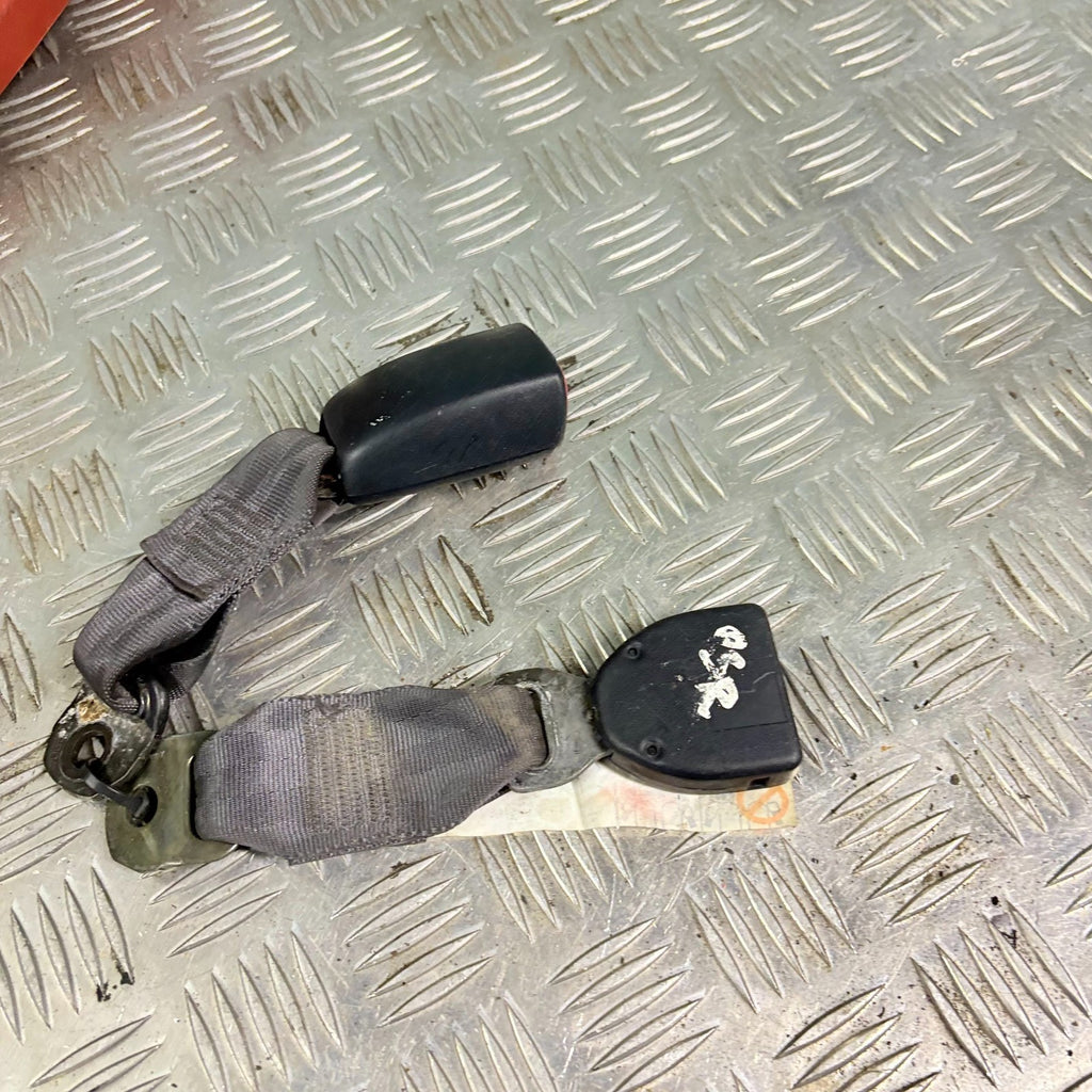 2000-2004 SUZUKI IGNIS REAR RIGHT SEAT BELT BUCKLES E034501