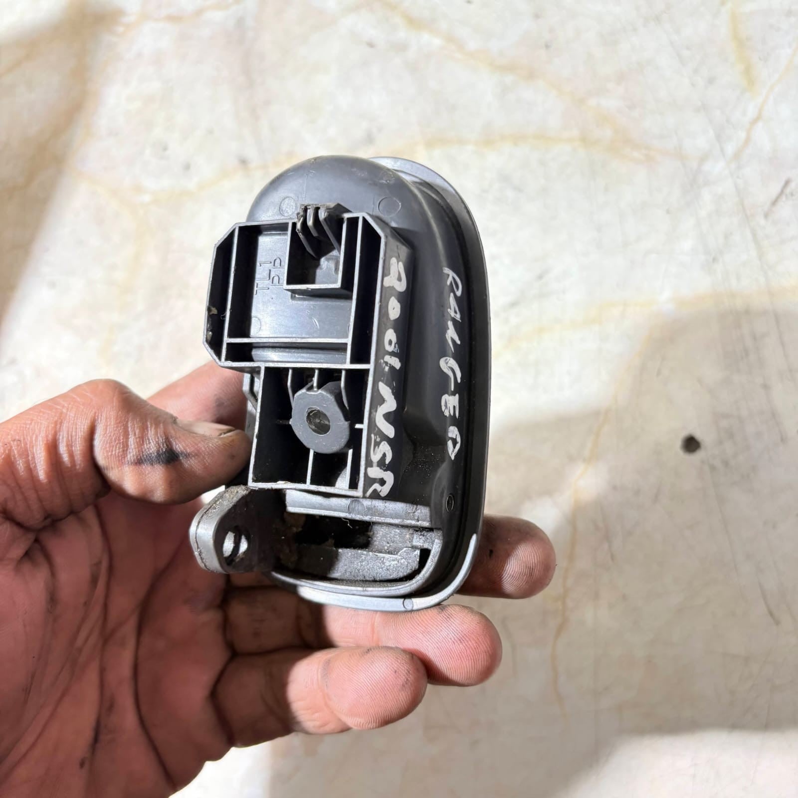 TOYOTA COROLLA Passenger Rear SIDE DOOR HANDLE 2001 69207-12020