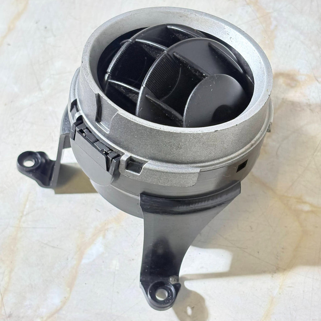 Ford Fiesta Mk6 2002-2008 Right Centre Dashboard Air Vent Driver Side