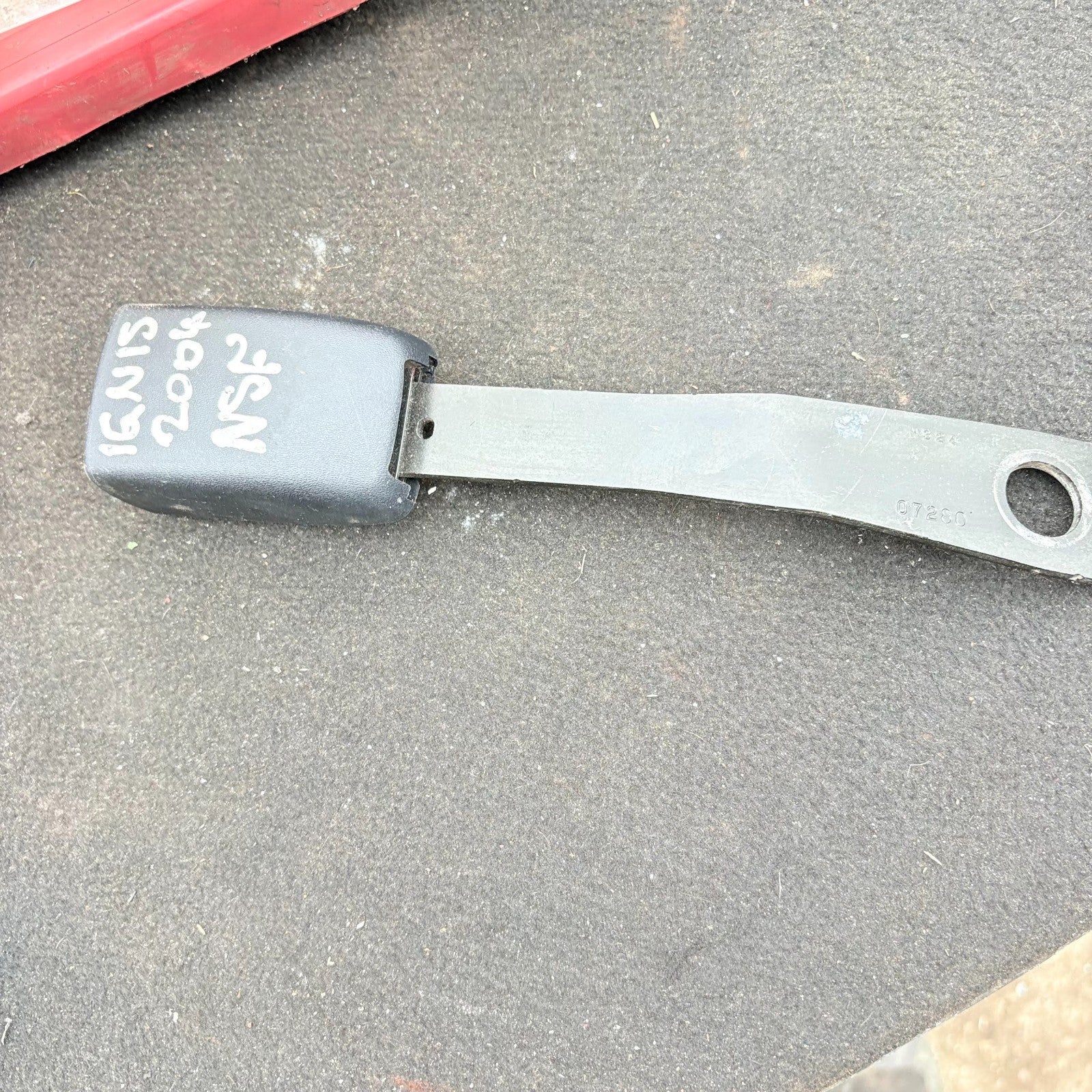 Suzuki Ignis 2000-2008 Nearside Front Seatbelt Buckle Stalk E034501 B-480