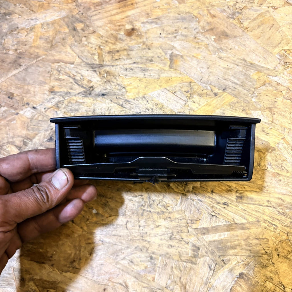 Toyota Corolla E12 2.0 D-4D 85kw 2004 Front Dash Ashtray Storage