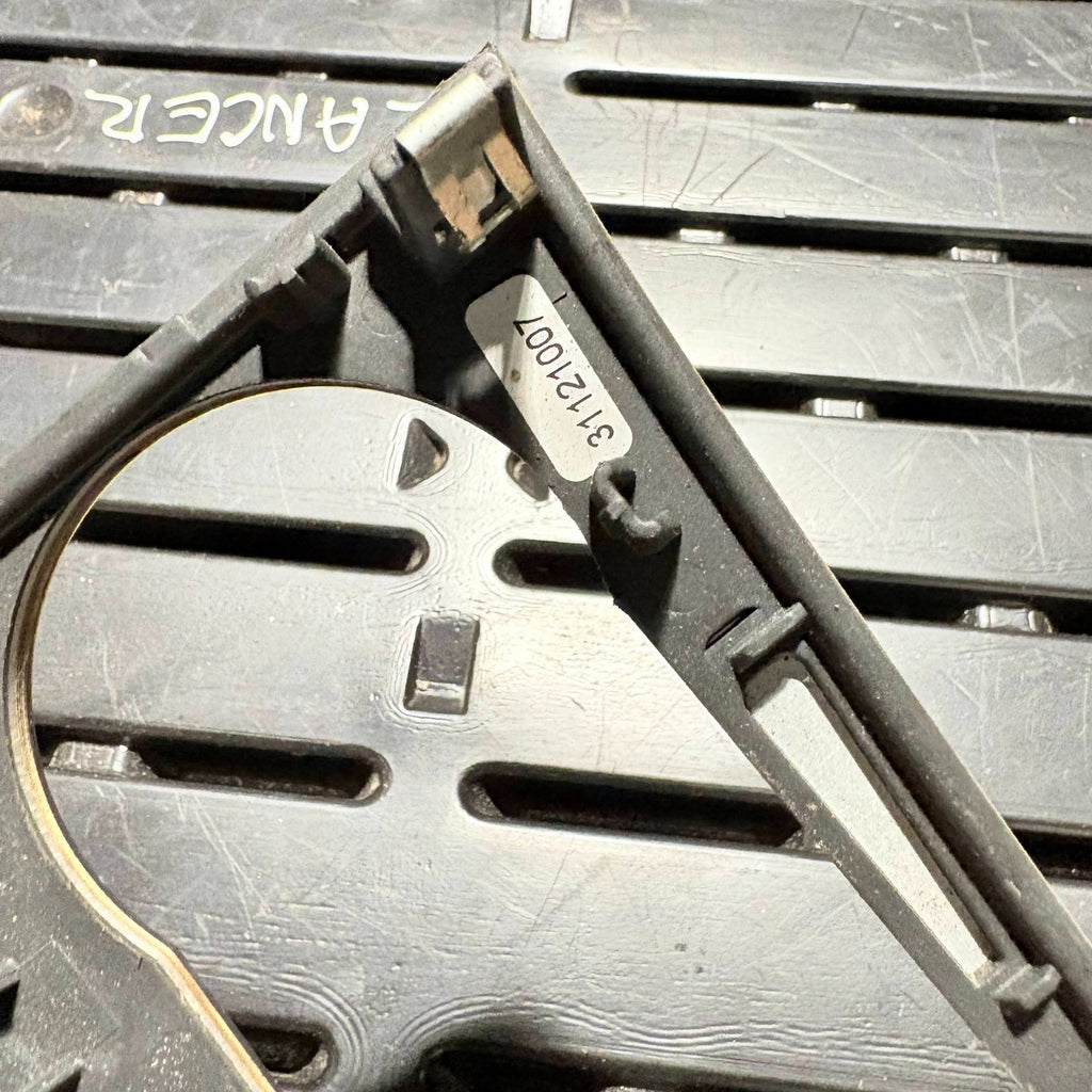 MERCEDES 2000-2010 W203 Climate Heater Control Unit Surround Trim A2046803507