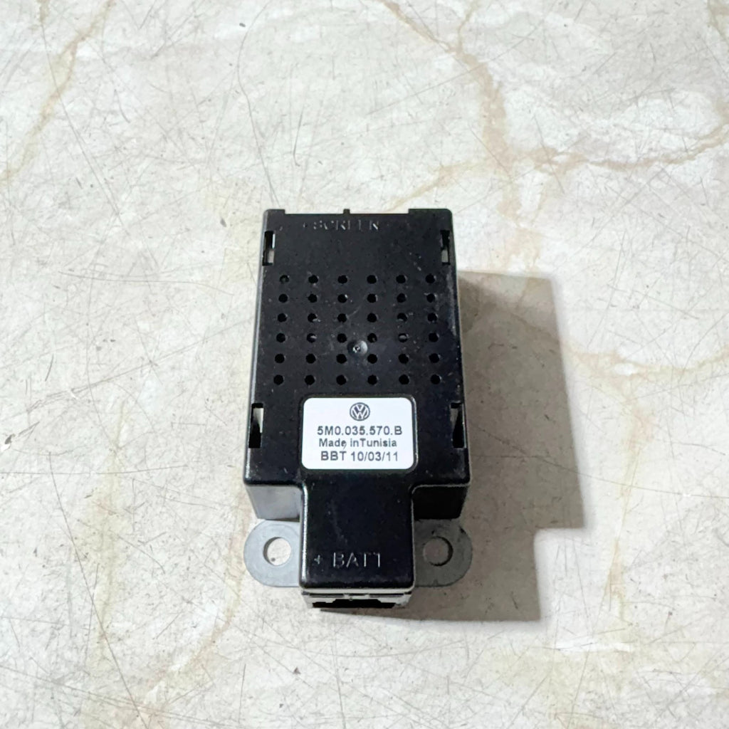 2010 VOLKSWAGEN GOLF ANTENNA AMPLIFIER FILTER 5M0035570B
