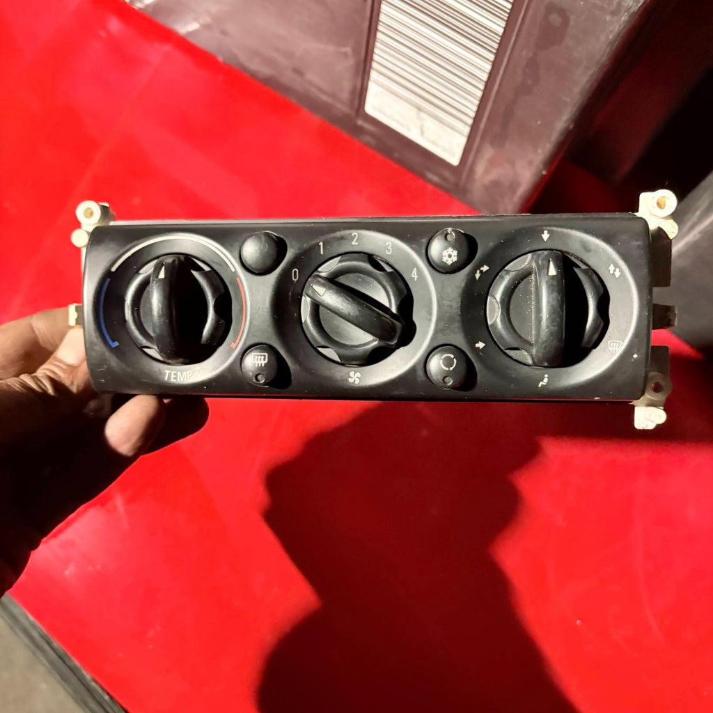 BMW Mini Cooper 2002 Climate Control Heater control unit 64111502214